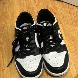 Nike Men's Classic Black and White Sneakers